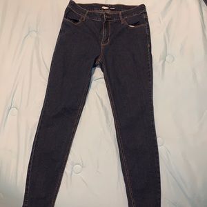 Old navy super skinny dark wash jeans size:10 Color: dark blue